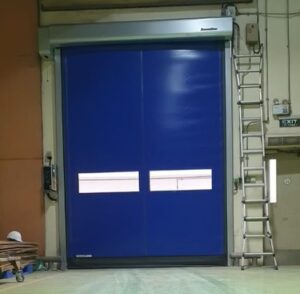 Cửa cuốn tốc độ cao Doorhan màu xanh