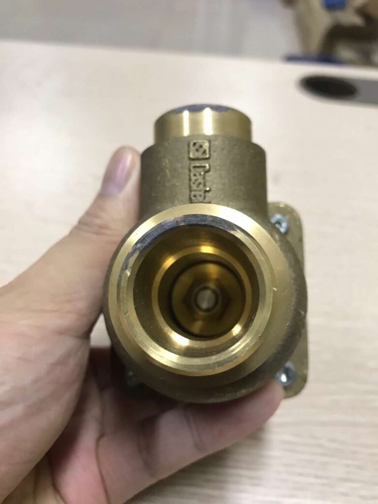 Van chặn góc Castel 6532/7 - 22 mm - Globe Valve